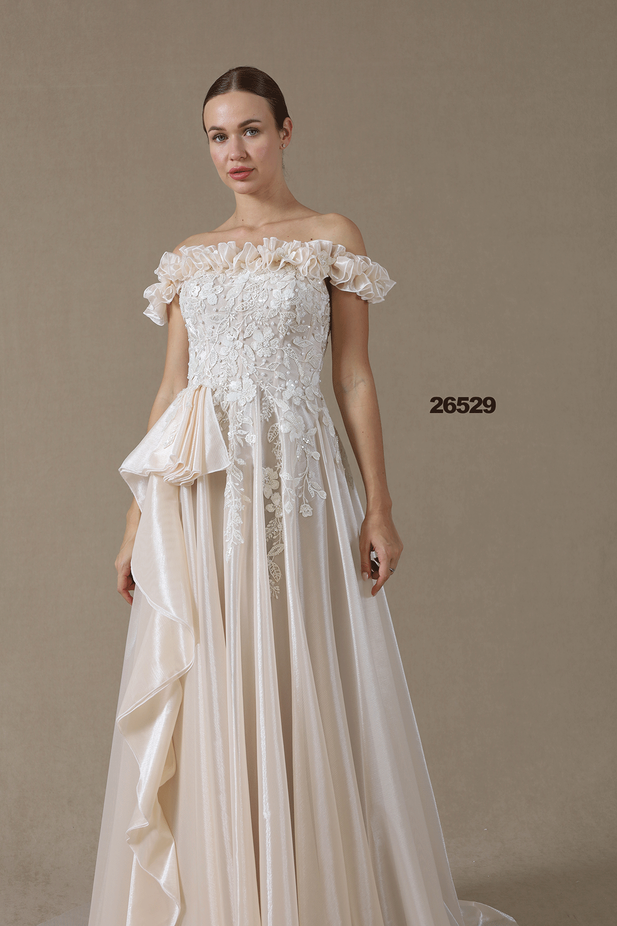 ANGELINA Kare Yaka Helen A Kesim Pileli Gelinlik